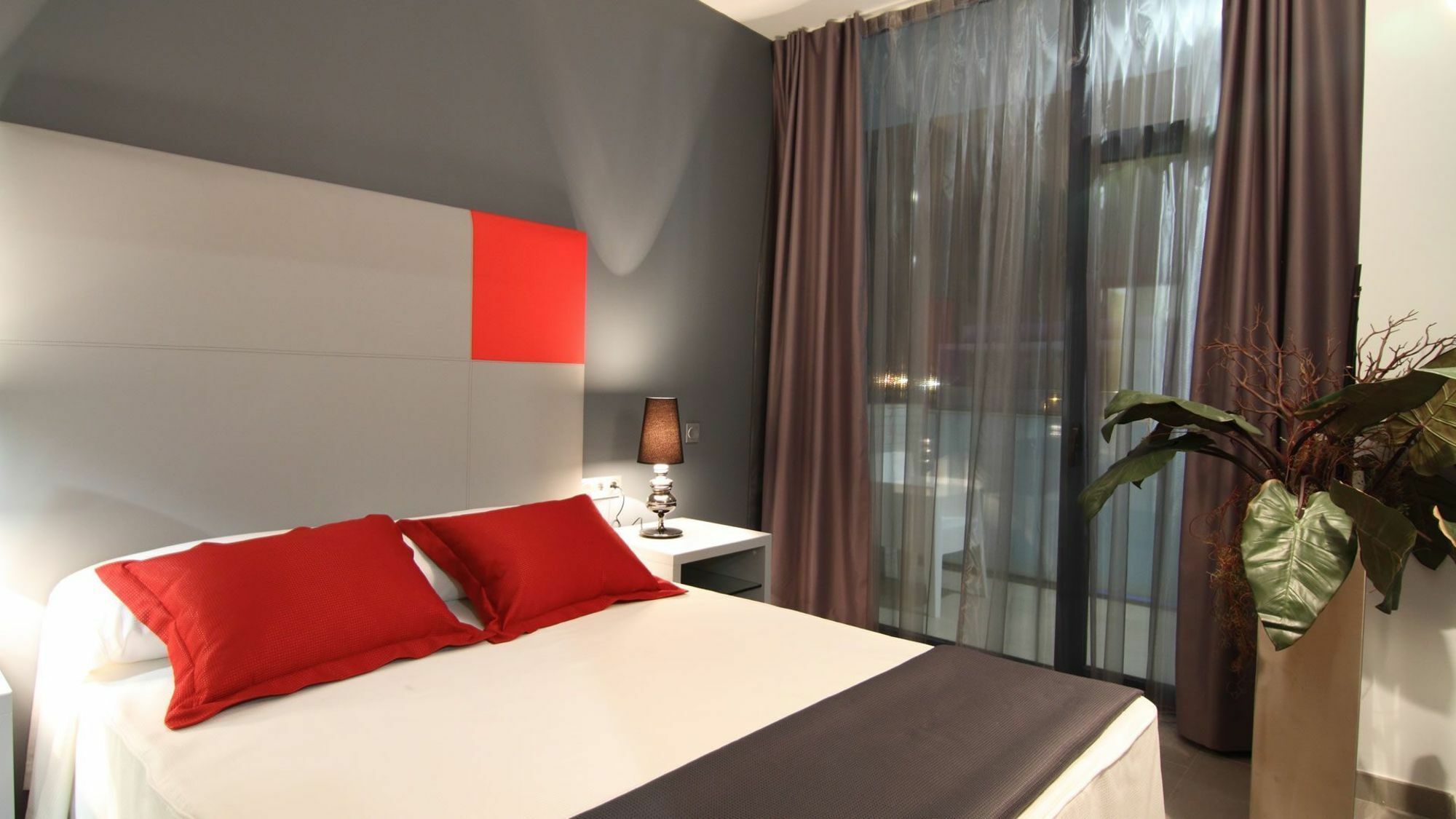 Apolo Suites | Rentalmar